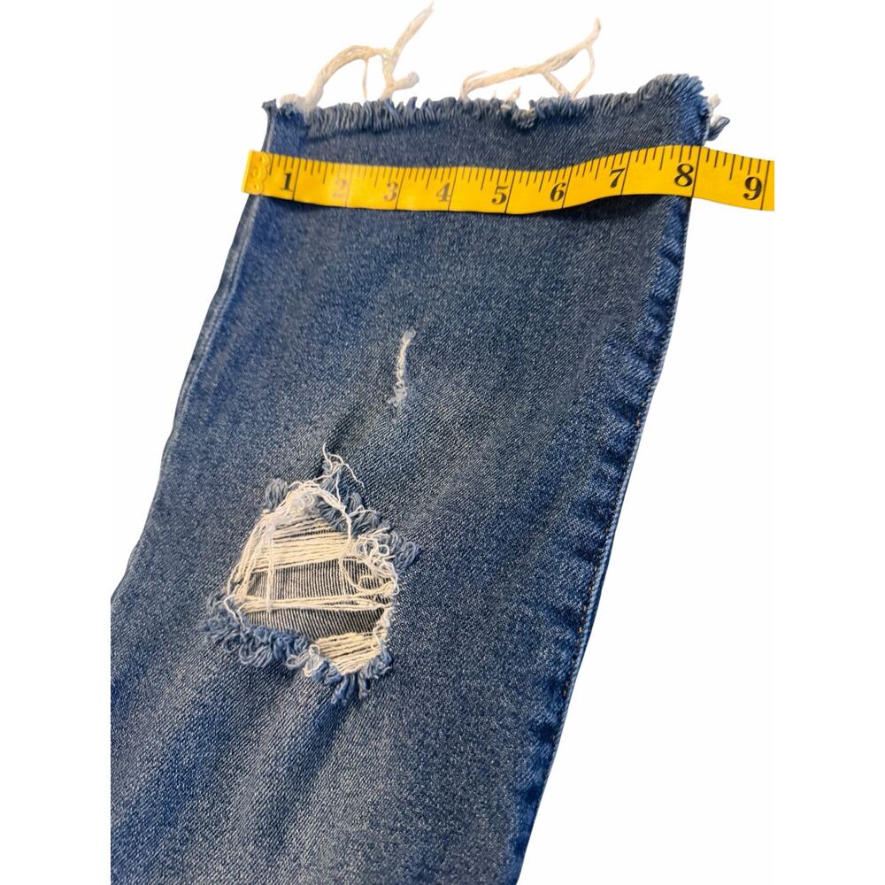 Good American Distressed Cropped Jeans - Picture 10 of 13